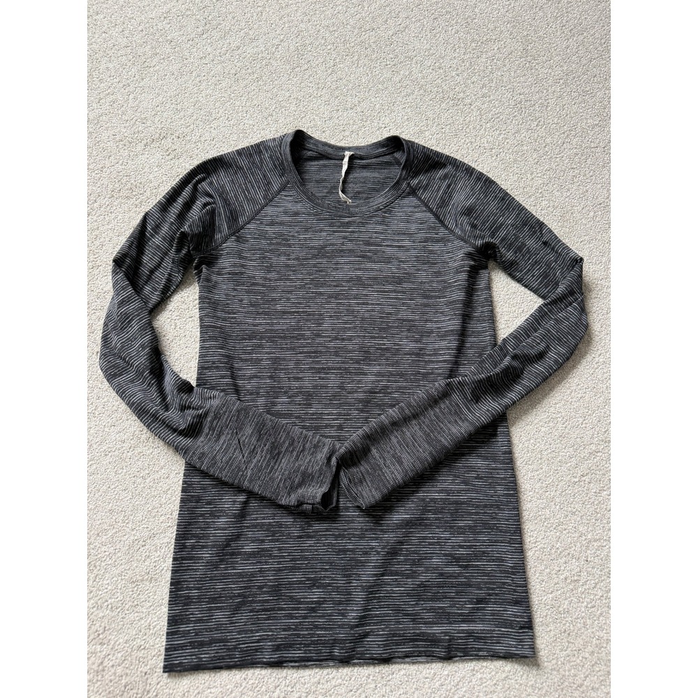 Lululemon Athletic Swiftly Speed Top Size 6‎ Grey Space Dye Thumbholes